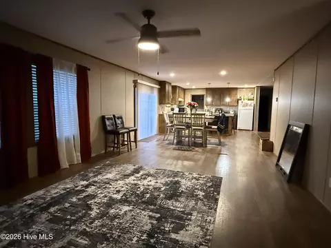 Living - 910 Mccaskill Dr, Kinston, NC 28501 photo 3 of 3