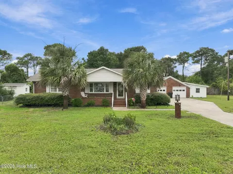 123 Willis Dr, Harkers Island, NC 28531