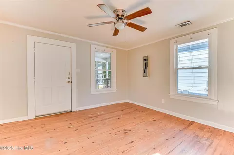 Living - 2007 Clark St, Augusta, GA 30904 photo 2 of 4