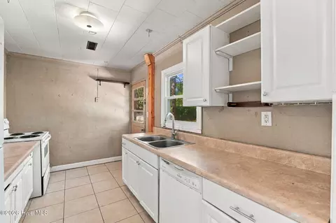 Entry Way - 263 Youngs Rd, Vass, NC 28394 photo 3 of 3
