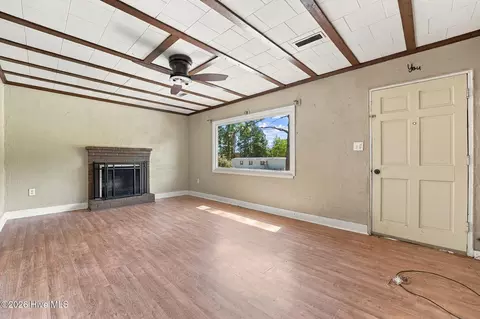 Living - 263 Youngs Rd, Vass, NC 28394 photo 2 of 4