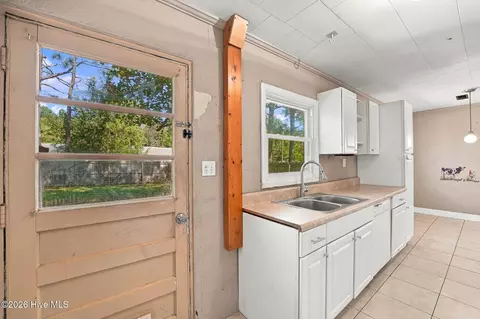 Kitchen - 263 Youngs Rd, Vass, NC 28394 photo 2 of 2