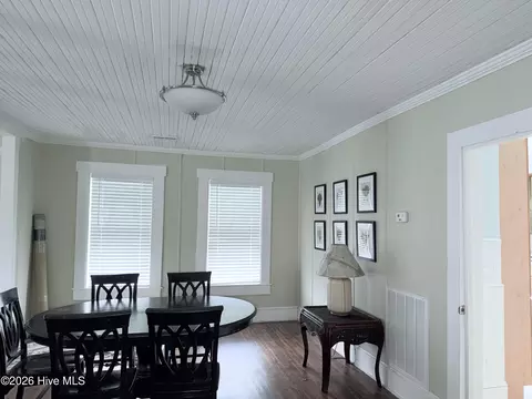 Dining - 110 Morris Dr, Atlantic, NC 28511 photo 2 of 2