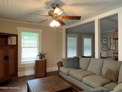 Living - 110 Morris Dr, Atlantic, NC 28511 photo 2 of 2