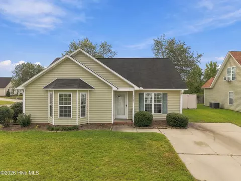 2205 Penncross Dr, Greenville, NC 27834