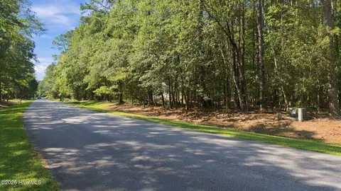 208 Pamlico River Dr, Washington, NC 27889