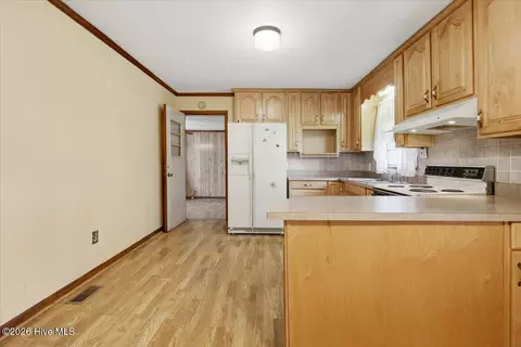 Kitchen - 1719 Lipscomb Rd E, Wilson, NC 27893 photo 4 of 5