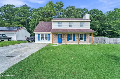 304 Pebble Ln, Jacksonville, NC 28546