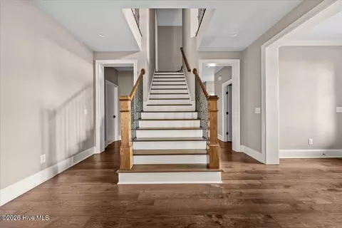 Entry Way - 102 Gilbert Ct, Pinehurst, NC 28374 photo 3 of 12