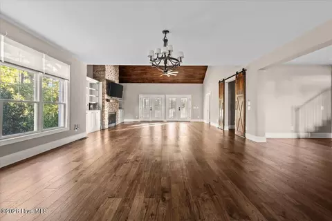 Living - 102 Gilbert Ct, Pinehurst, NC 28374 photo 4 of 6