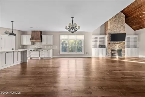 Living - 102 Gilbert Ct, Pinehurst, NC 28374 photo 1 of 6
