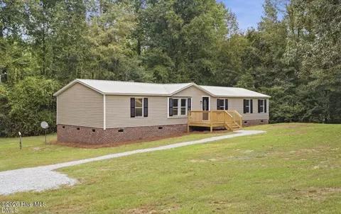116 Avon Ln, Newton Grove, NC 28366