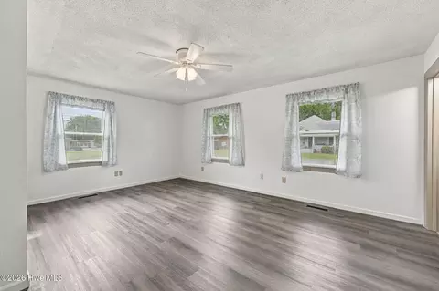 Living - 367 Second St, Ayden, NC 28513 photo 4 of 4