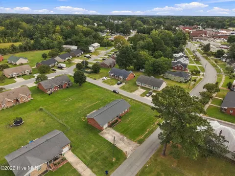 View/Area - 367 Second St, Ayden, NC 28513 photo 5 of 7