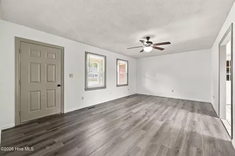 Living - 367 Second St, Ayden, NC 28513 photo 2 of 4