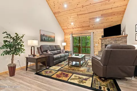 Living - 29 Copper Fox Cor, Murphy, NC 28906 photo 1 of 3