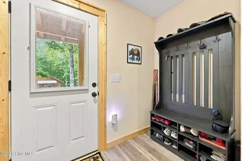 Entry Way - 29 Copper Fox Cor, Murphy, NC 28906 photo 1 of 1