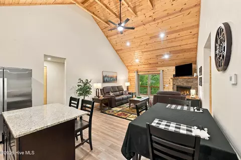Dining - 29 Copper Fox Cor, Murphy, NC 28906 photo 1 of 1