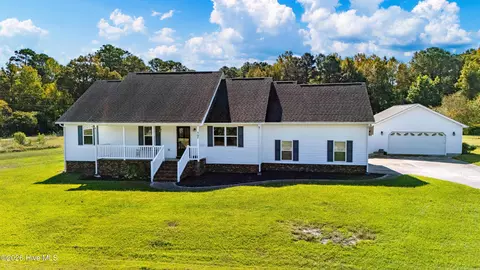 307 Juanita Ln, New Bern, NC 28560