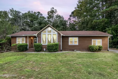 338 N Colony Cir N, Wilmington, NC 28409