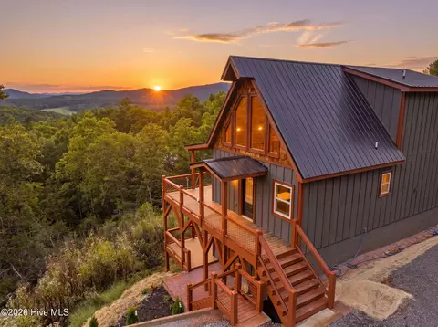 210 Fiddlers Way, Brasstown, NC 28902