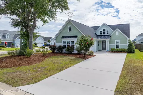 Exterior - 13 Meon Ln, Hampstead, NC 28443 photo 5 of 11