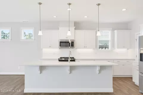 Kitchen - 13 Meon Ln, Hampstead, NC 28443 photo 5 of 6