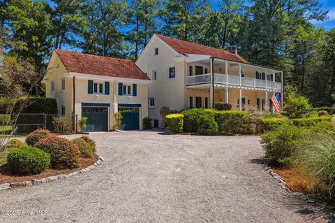 140 Arbutus Rd, Southern Pines, NC 28387