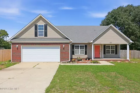 205 Bonney Ln, Fayetteville, NC 28306