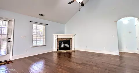 Living - 3269 Windwood St, Evans, GA 30809 photo 9 of 12