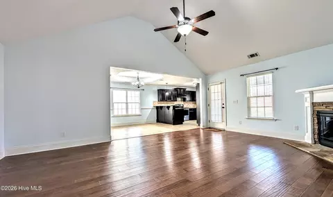 Living - 3269 Windwood St, Evans, GA 30809 photo 10 of 12