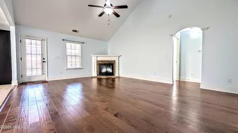 Living - 3269 Windwood St, Evans, GA 30809 photo 4 of 12