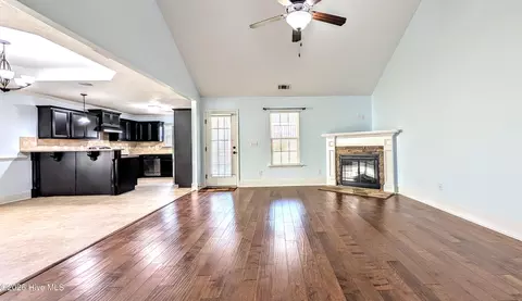 Living - 3269 Windwood St, Evans, GA 30809 photo 3 of 12
