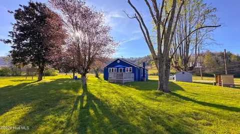 206 Fletcher Hooper Rd, Robbinsville, NC 28771