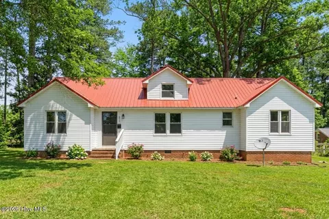 210 N Monroe Ave, Sanford, NC 27330
