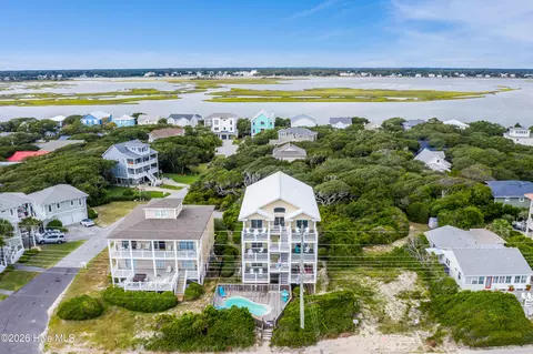 100 Oleander Ct, Surf City, NC 28445