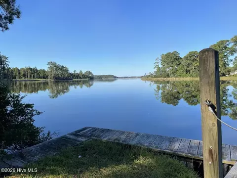 4701 Merrimon Rd, Beaufort, NC 28516