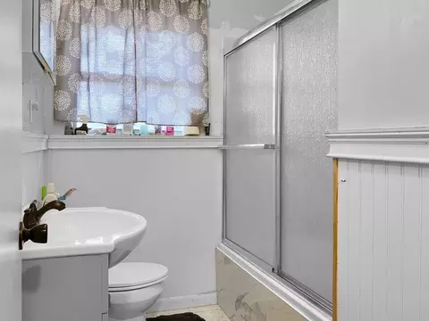 Bath - 3127 Truxton Rd, Augusta, GA 30906 photo 1 of 2