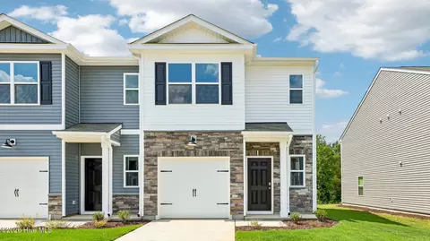 502 Cherry Laurel Dr, Sanford, NC 27332