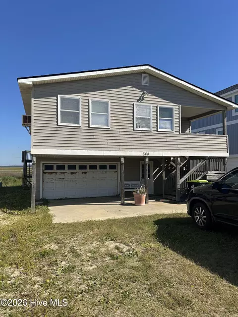 644 Caswell Beach Rd, Caswell Beach, NC 28465