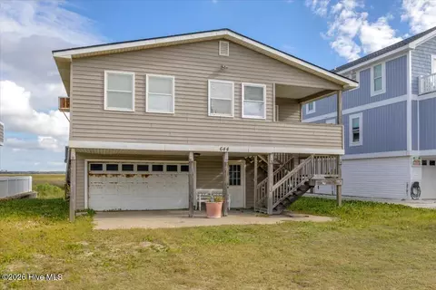 644 Caswell Beach Rd, Caswell Beach, NC 28465