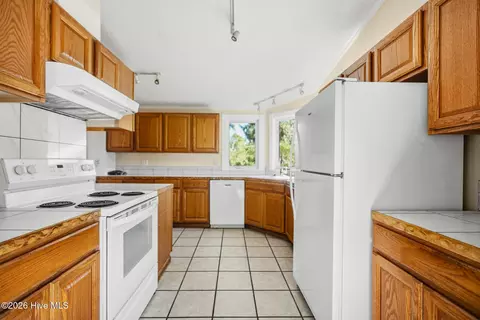 Kitchen - 146 Ryder Cup Blvd, Pinebluff, NC 28373 photo 2 of 4