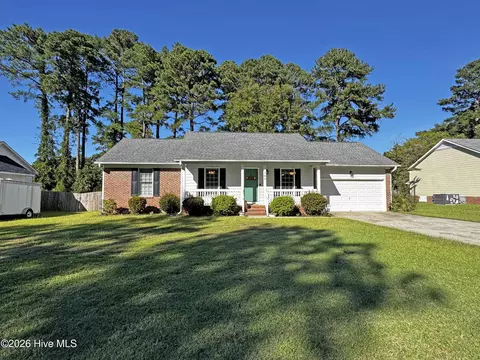 709 Longview Dr, Fayetteville, NC 28311
