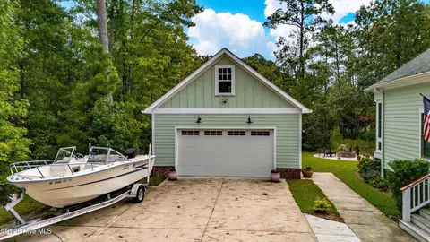 Exterior - 174 Marsh Run, Oriental, NC 28571 photo 8 of 15