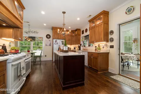 Kitchen - 174 Marsh Run, Oriental, NC 28571 photo 1 of 5