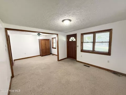 Living - 679 Mill Rd, Hamlet, NC 28345 photo 2 of 3