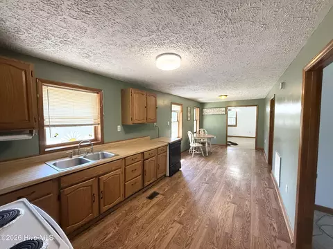 Entry Way - 679 Mill Rd, Hamlet, NC 28345 photo 1 of 2