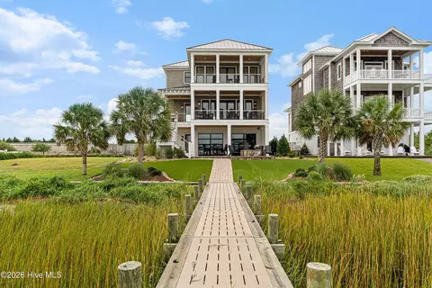 216 Radio Island Rd, Morehead City, NC 28557