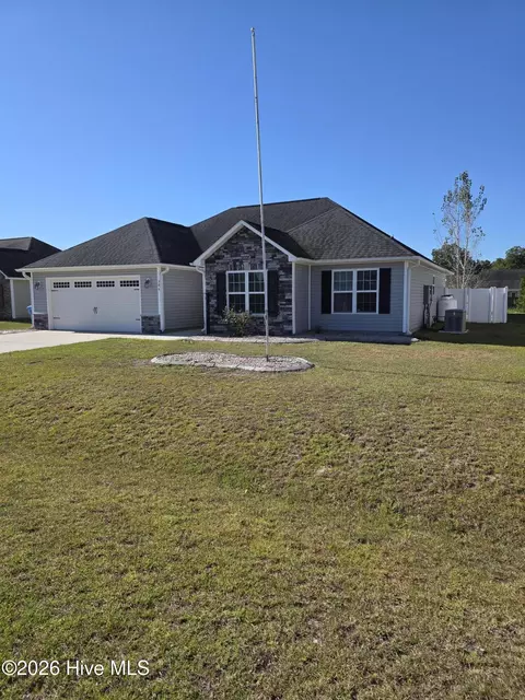 306 Strut Ln, Richlands, NC 28574