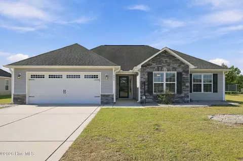 306 Strut Ln, Richlands, NC 28574